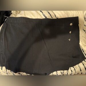 SHEIN Curve Black Elastic Waist Skort